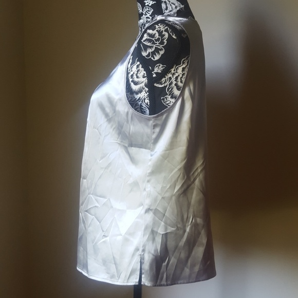 Chico's 💙Silver Metallic Tank Top - Picture 3 of 6